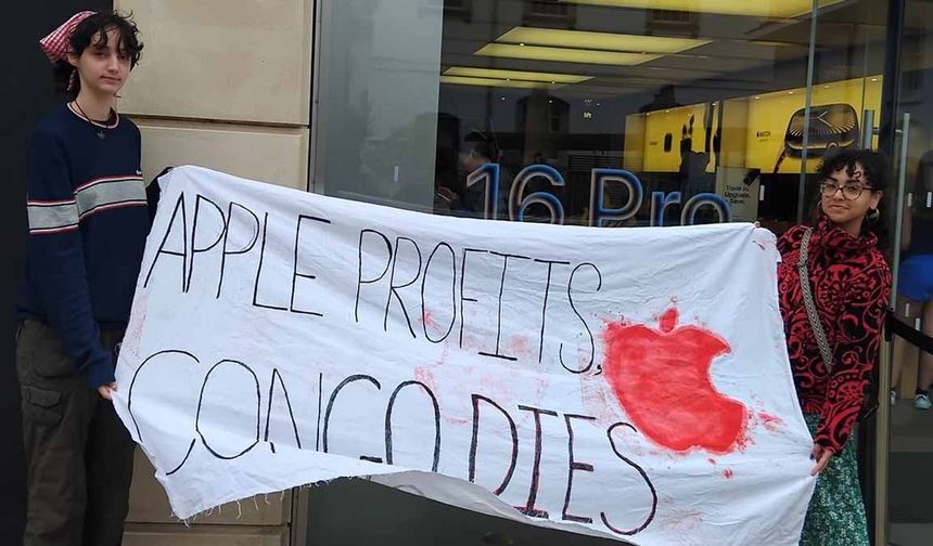 Dünya genelinde Apple mağazaları önünde soykırım kârları protesto edildi