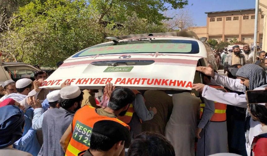 Pakistan: Hindistan'ın saldırısında 40 sivil öldü