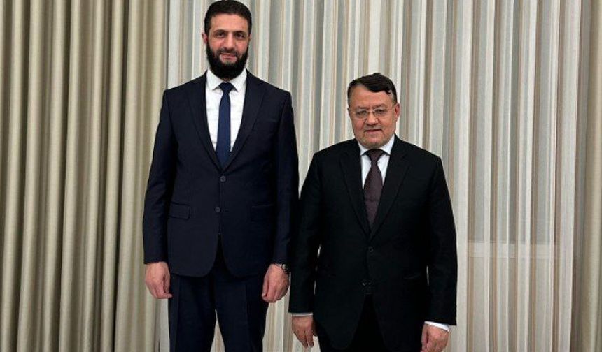 Ahmed Şara'nın ideolojik dönüşümü: El Kaide ile bağlarını kopardı