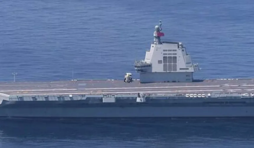 Çin, en gelişmiş uçak gemisi Fujian'ı donanmaya aldı