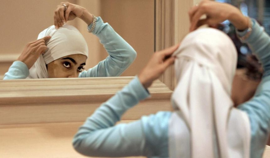 Fransa'da başörtülü ziyaretçilere tepki islamofobi'yi gündeme getirdi