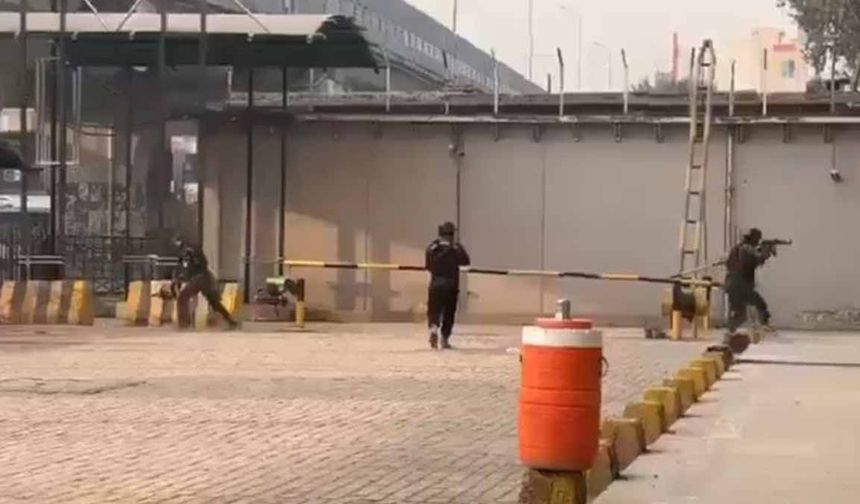 Pakistan'da askeri noktada şiddetli patlama: 3 can kaybı