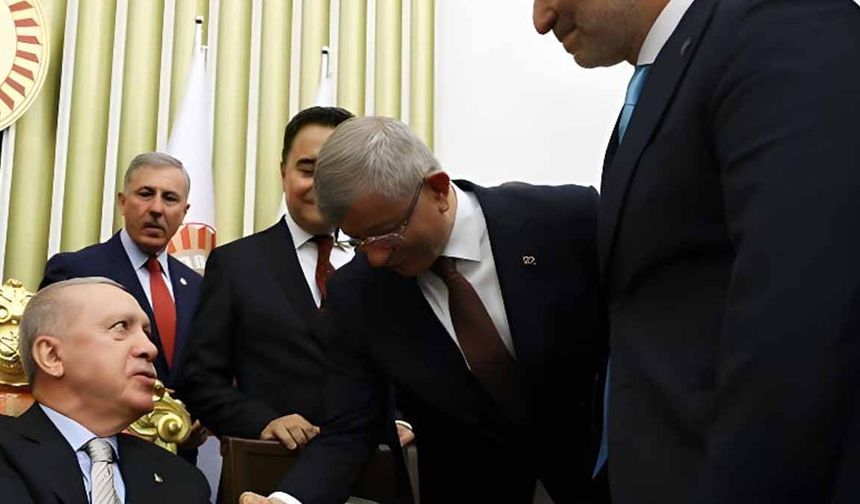 Davutoğlu'ndan sağda birlik mesajı: 4 parti birleşebilir