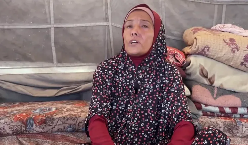 İsrail saldırısında kör olan Filistinli kadın, ailesi için fırın açtı