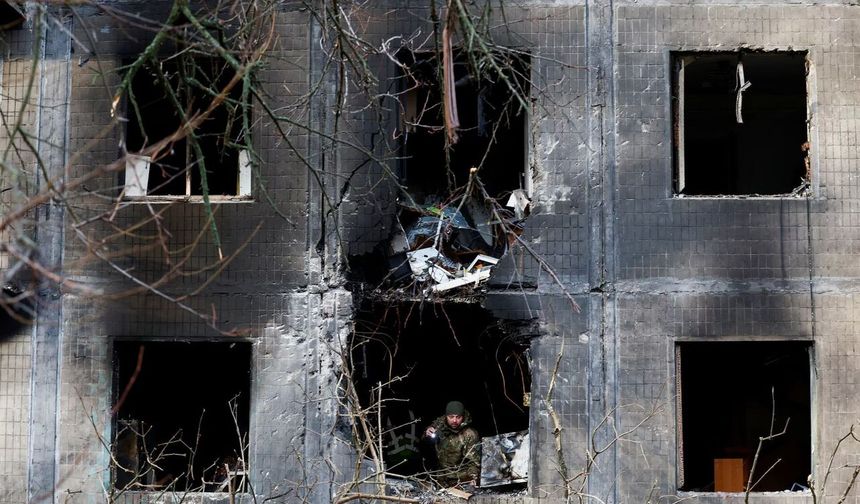 Rusya, Ukrayna'ya 448 füzeyle saldırdı: 8 ölü