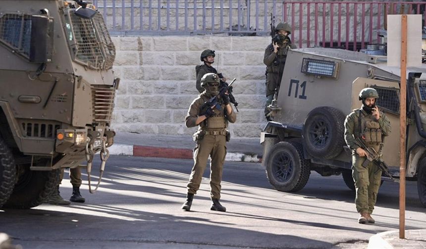 Batı Şeria'da namlular çocuklara döndü: Celzun Kampı'nda bir yaralı