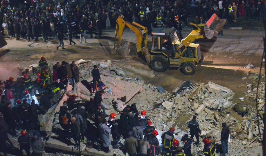 Fas'ta facia: İki bina çöktü, 22 kişi hayatını kaybetti