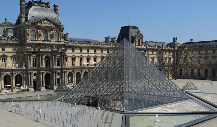 Louvre'da su sızıntısı: Mısır Bölümü'nde yüzlerce belge ıslandı