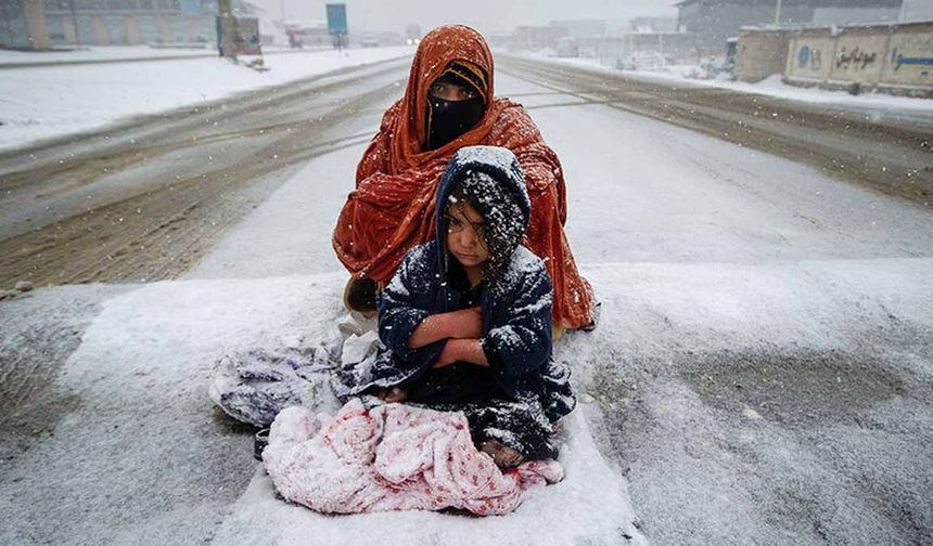 Afganistan'da kış kabusu: Açlık ve sürgün krizi büyüyor