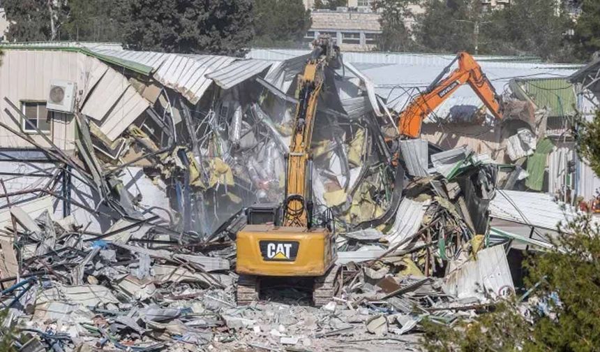 Kudüs'te UNRWA yıkımı: İsrail 'canlı şahidi' yok ediyor