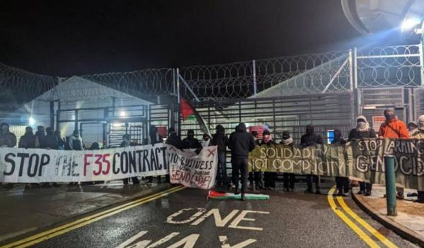 İskoçya'da F-35 protestosuna polis müdahalesi