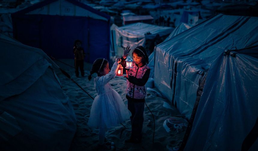Gazze ramazanla nefes alıyor: Yıkıntılar arasında umut