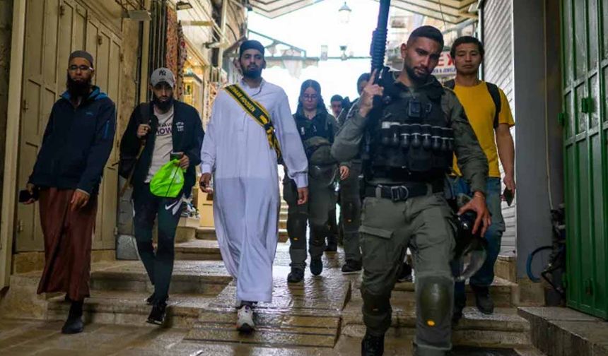 Mescid-i Aksa'da İsrail'den manyetik kart dayatması