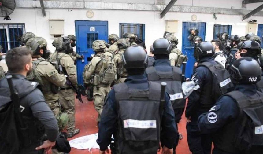 İsrail cezaevlerinde oruç zulmü: Ezan sesi dahi yasak