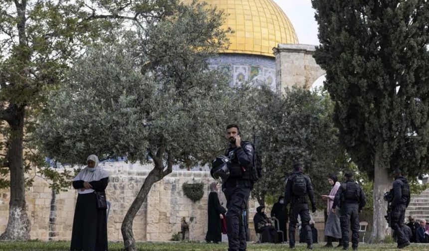 Mescid-i Aksa'da ibadet engeli: Ramazan'da kapılar kapandı