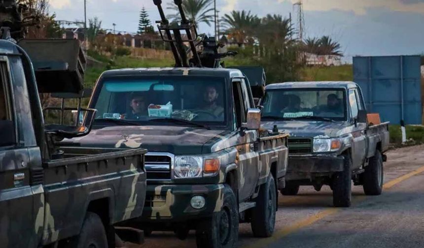 Suriye, Lübnan ve Irak sınırına asker ve füze yığıyor