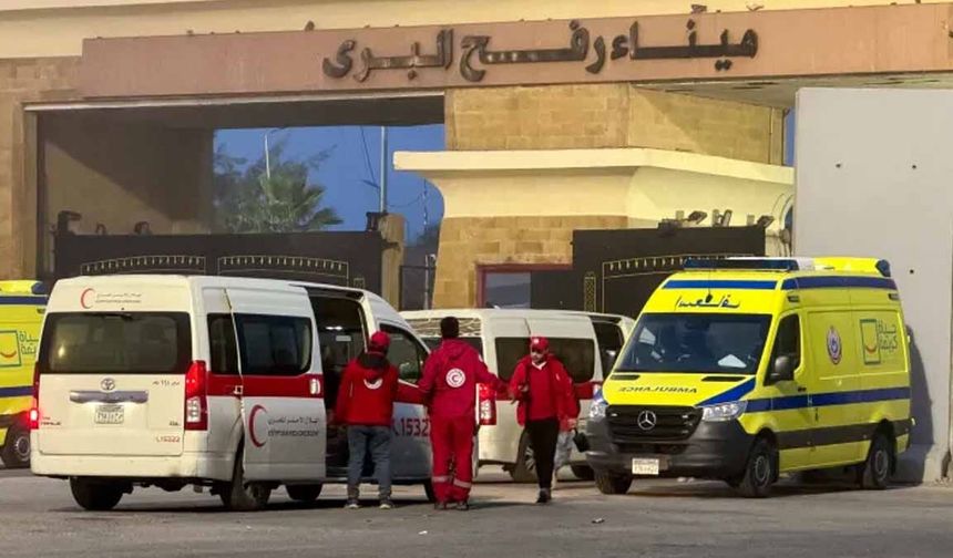 Gazze'ye Mısır'dan 100'ü aşkın yardım tırı ulaştı