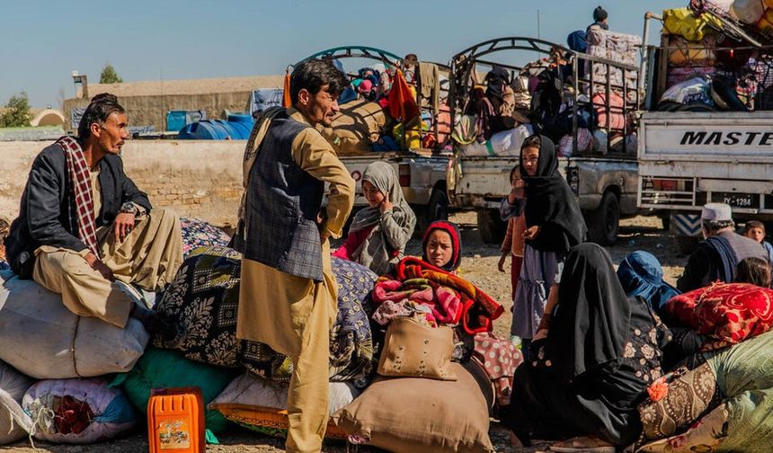 Afganistan-Pakistan sınırında 118 bin kişi yerinden oldu