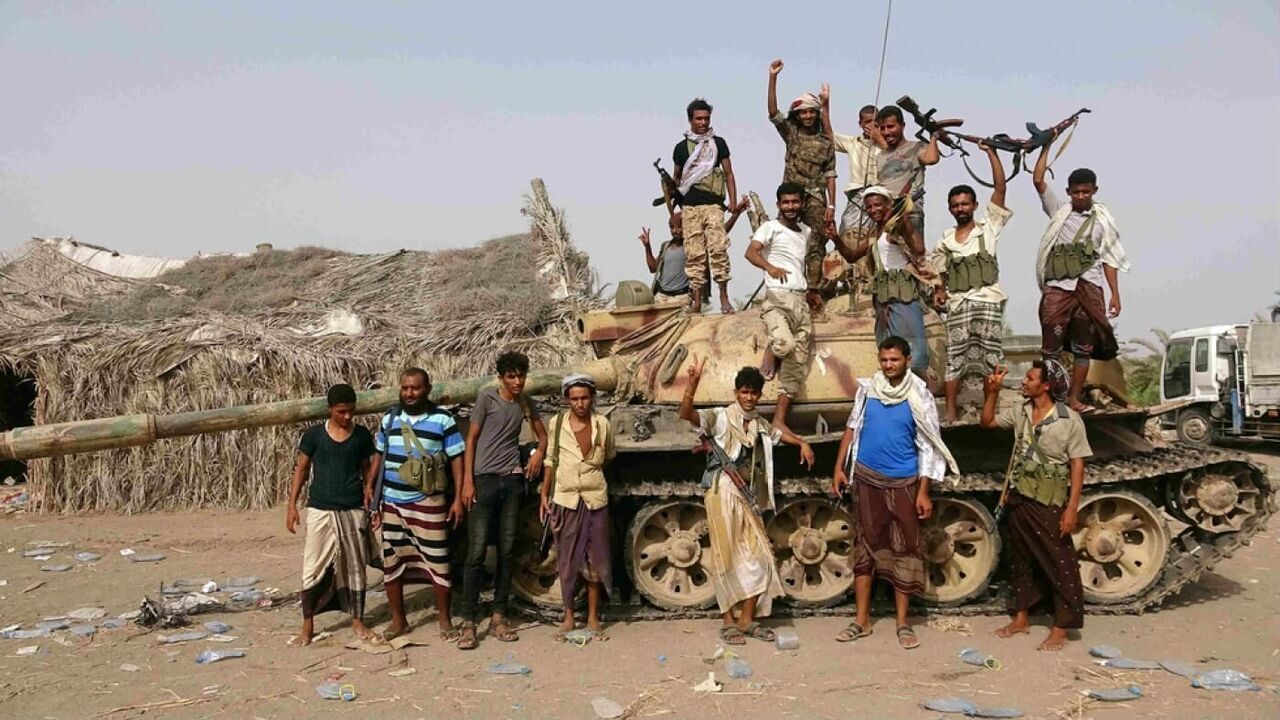 2018-06-12T221236Z_29420796_RC16C79E68A0_RTRMADP_3_YEMEN-SECURITY