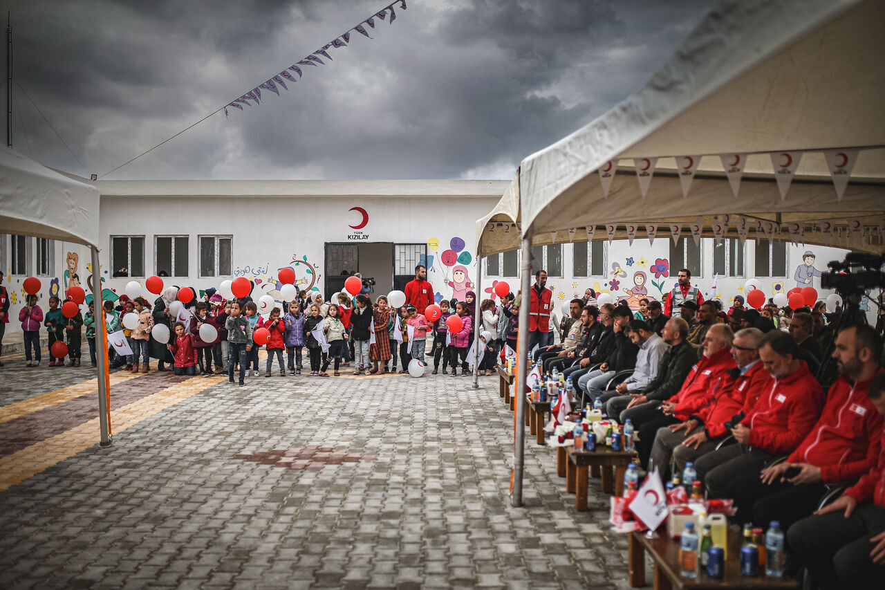 AA-20221108-29385554-29385548-TURK_KIZILAY_IDLIBDE_22_DERSLIKLI_OKUL_ACTI