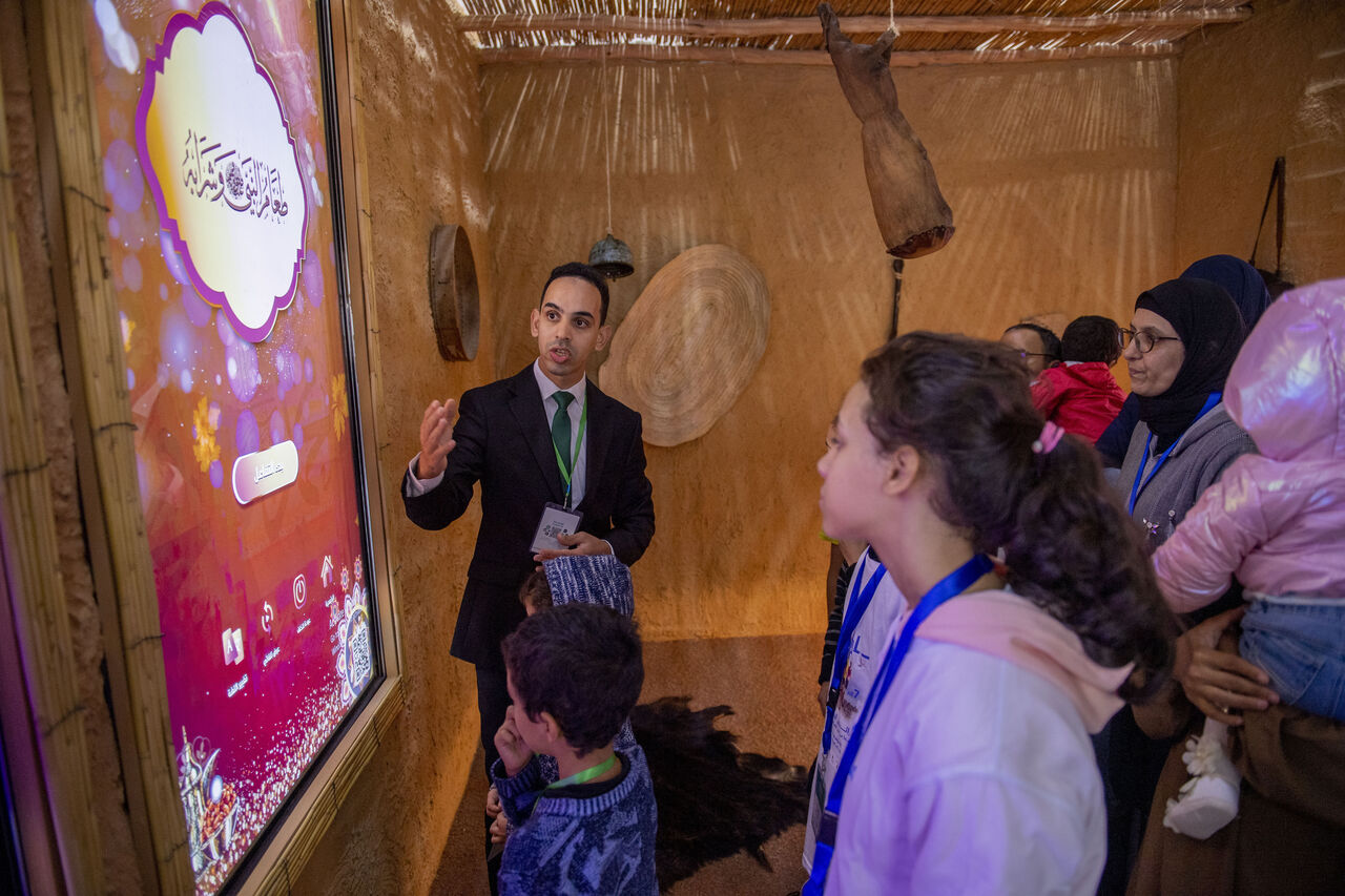 AA-20221209-29687050-29687038-FASTA_ACILAN_PEYGAMBERIN_HAYATI_MUZESI_ZIYARETCILERI_ASRISAADETE_GOTURUYOR