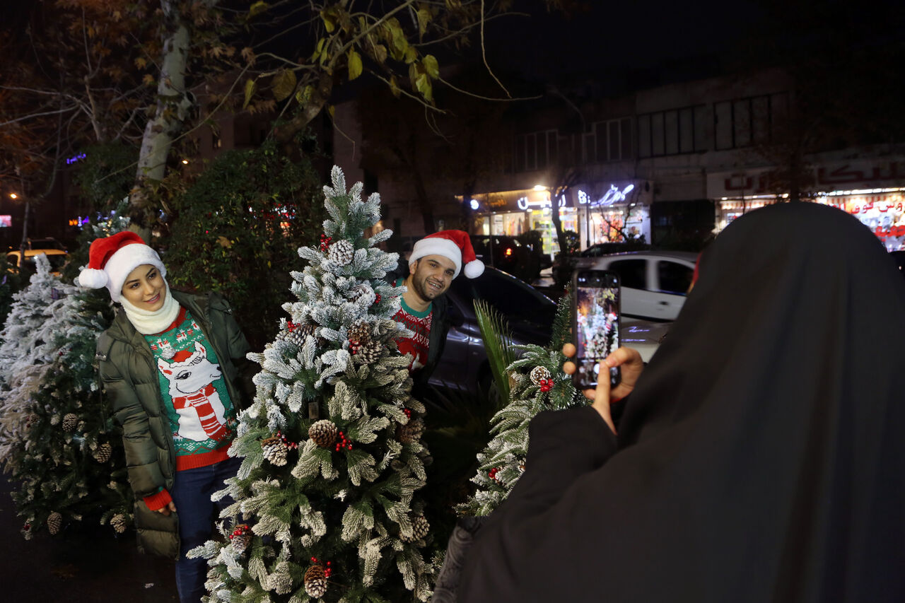 AA-20221225-29835896-29835888-TAHRANDA_NOEL_HAZIRLIKLARI