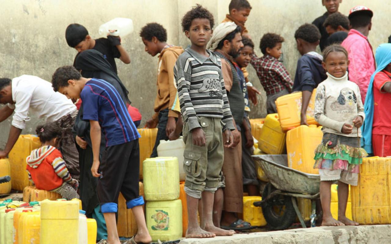 ogb-93952-yemen-water-distribution-boy_hind-aleryani_900x482