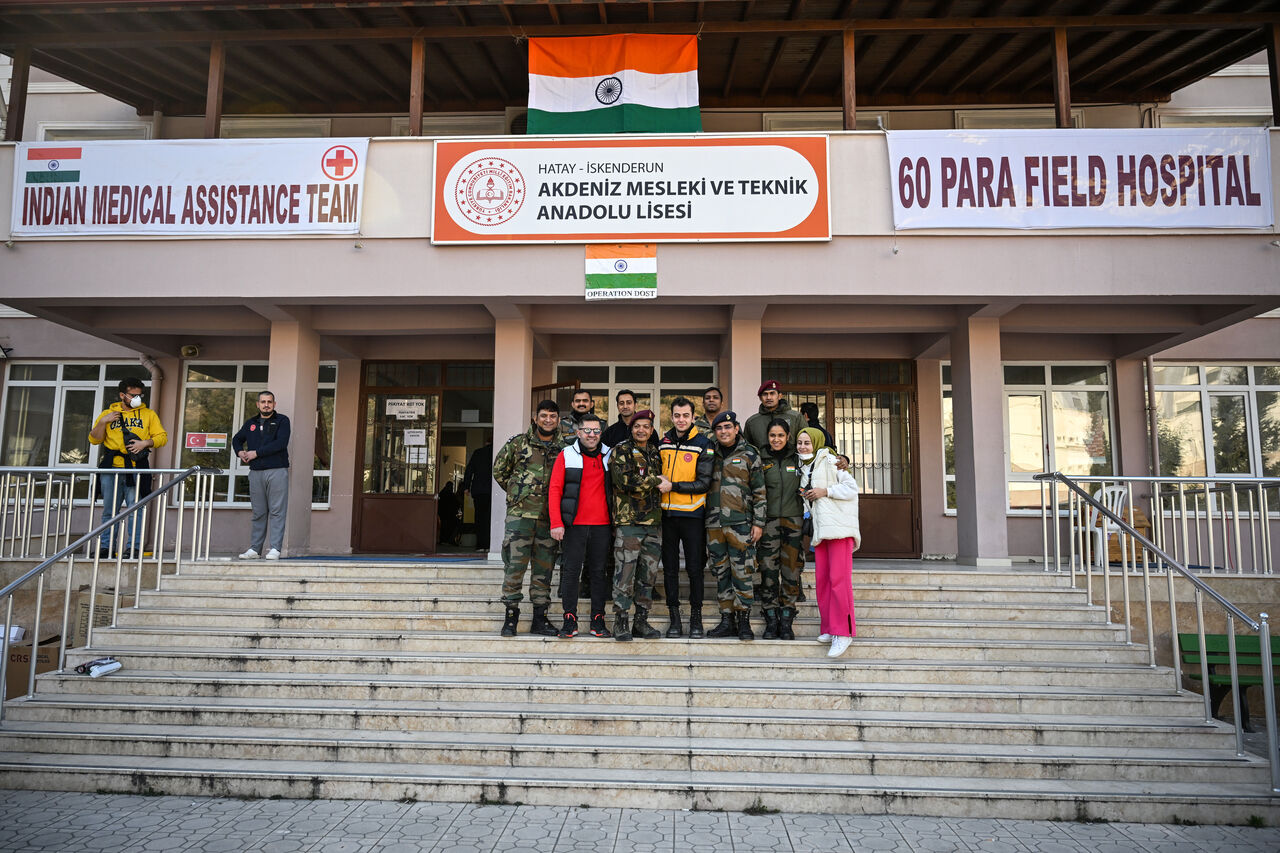 AA-20230215-30311316-30311314-HINT_SAHRA_HASTANESI_SORUMLUSU_SINGH_TURK_HALKI_COK_YARDIMSEVER_DAVRANIYOR