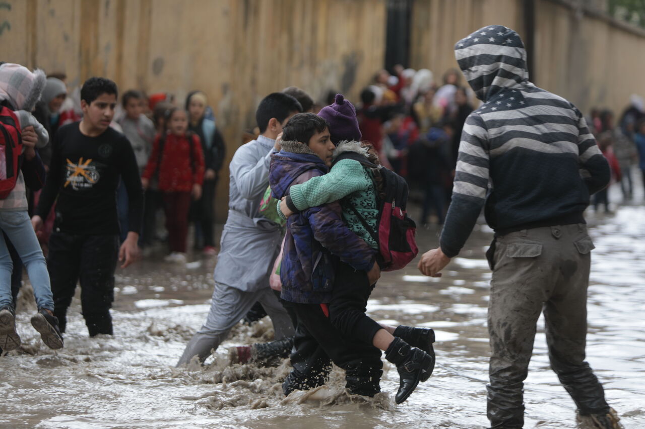 AA-20230411-30823011-30823003-SURIYENIN_KUZEYINDE_SIDDETLI_YAGIS_ETKILI_OLUYOR