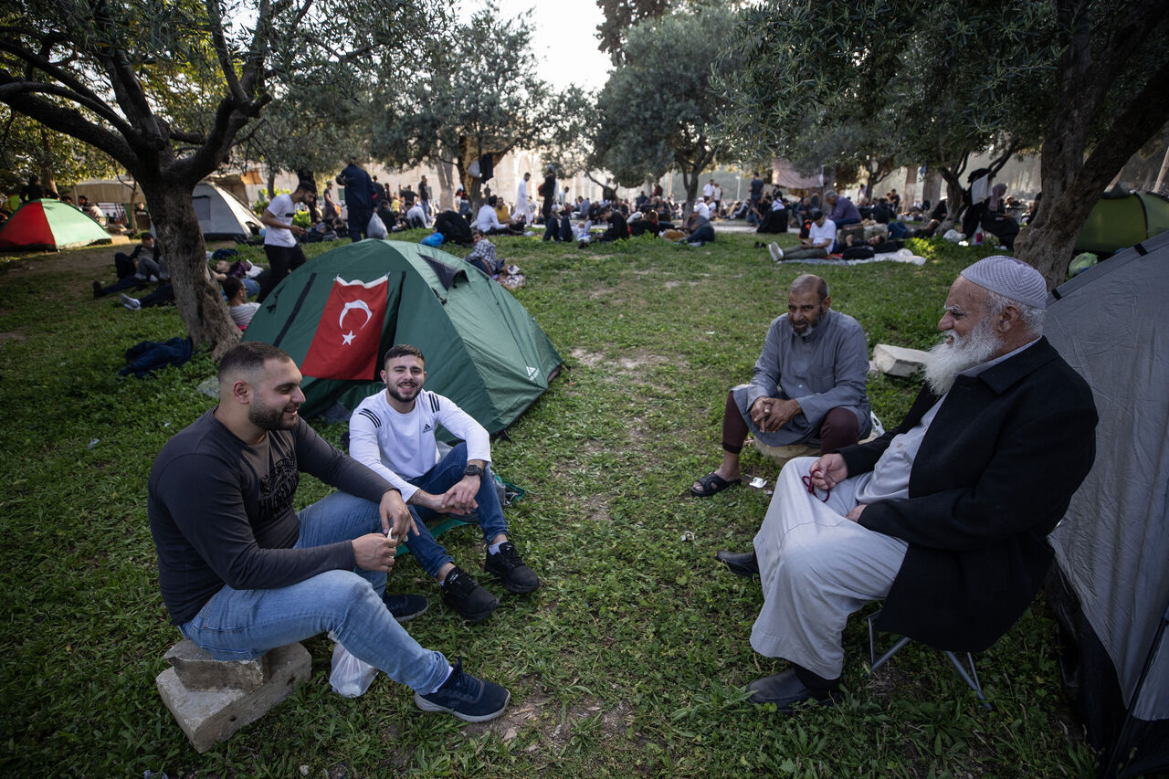 AA-20230419-30897129-30897122-KUDUSTE_BIR_RAMAZAN_GELENEGI_MESCIDI_AKSADA_KURULAN_ITIKAF_CADIRLARI