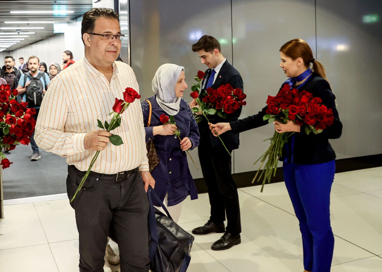 AA-20230426-30962365-30962359-SUDANDAN_TAHLIYE_EDILEN_VATANDASLAR_TURKIYEYE_DONDU