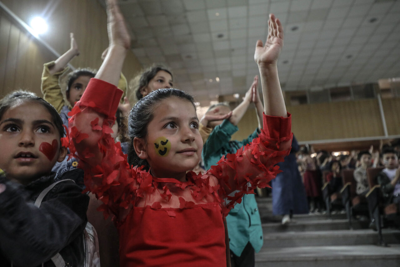 AA-20230427-30980157-30980149-HALEP_KIRSALINDAKI_COCUKLAR_ICIN_TIYATRO_GOSTERISI_DUZENLENDI