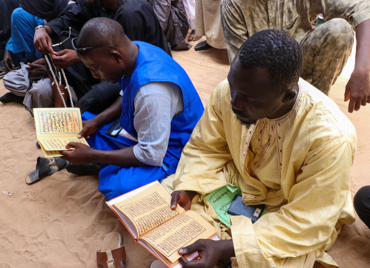 AA-20230707-31613130-31613120-SENEGALDE_MURIDILER_12_SAAT_ARALIKSIZ_TOPLU_ZIKIR_CEKTI