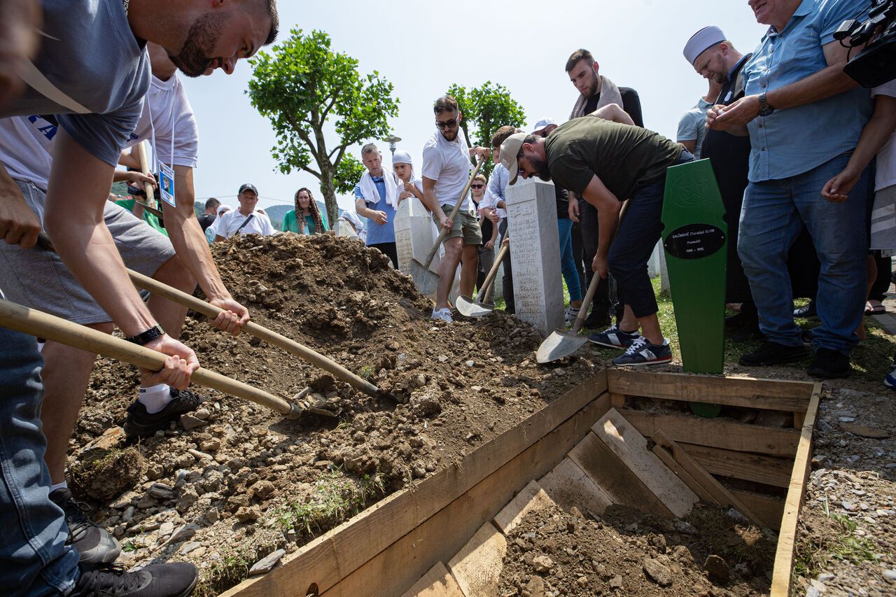 AA-20230711-31650171-31650169-SREBRENITSA_SOYKIRIMININ_30_KURBANI_DAHA_TOPRAGA_VERILDI