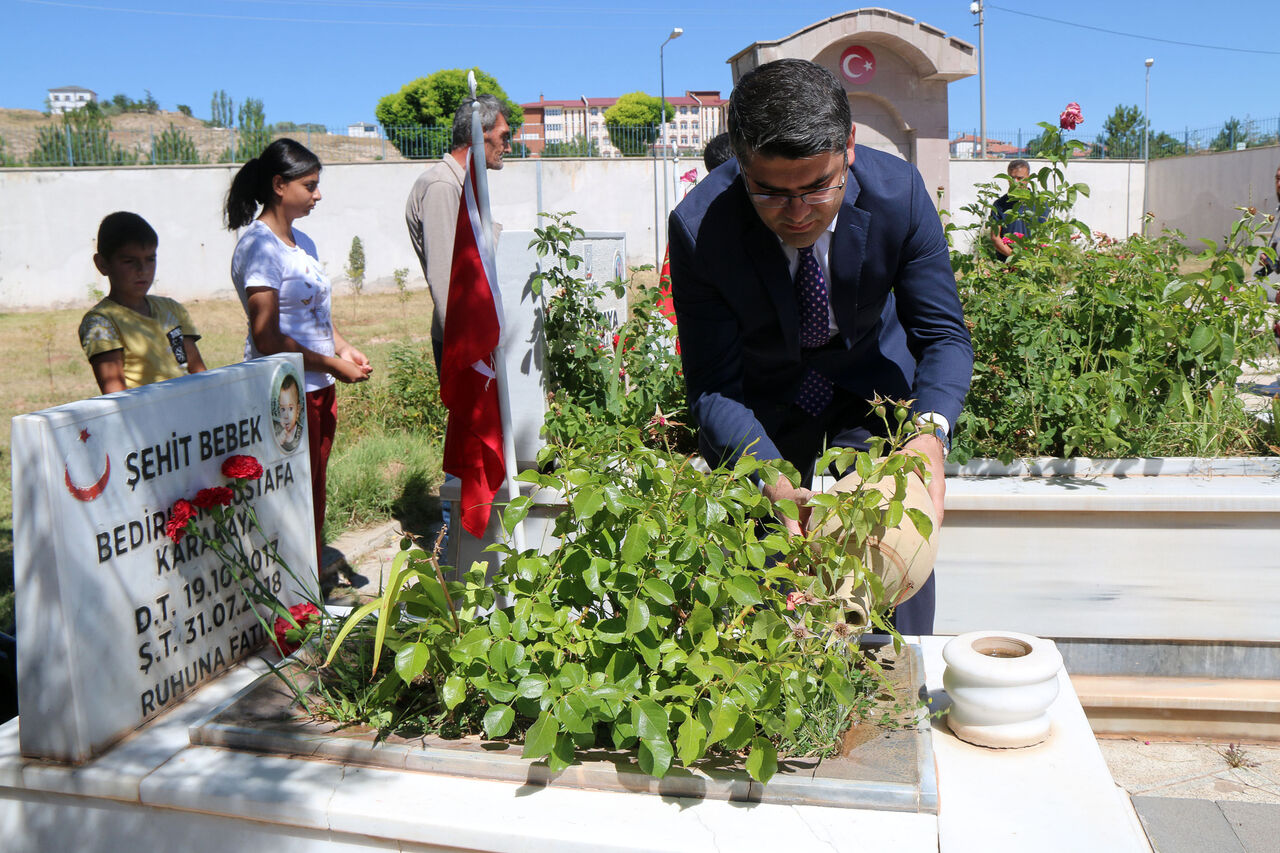 AA-20230731-31807288-31807287-TERORISTLERIN_KATLETTIGI_SEHIT_BEDIRHAN_BEBEK_VE_ANNESI_SIVASTA_ANILDI