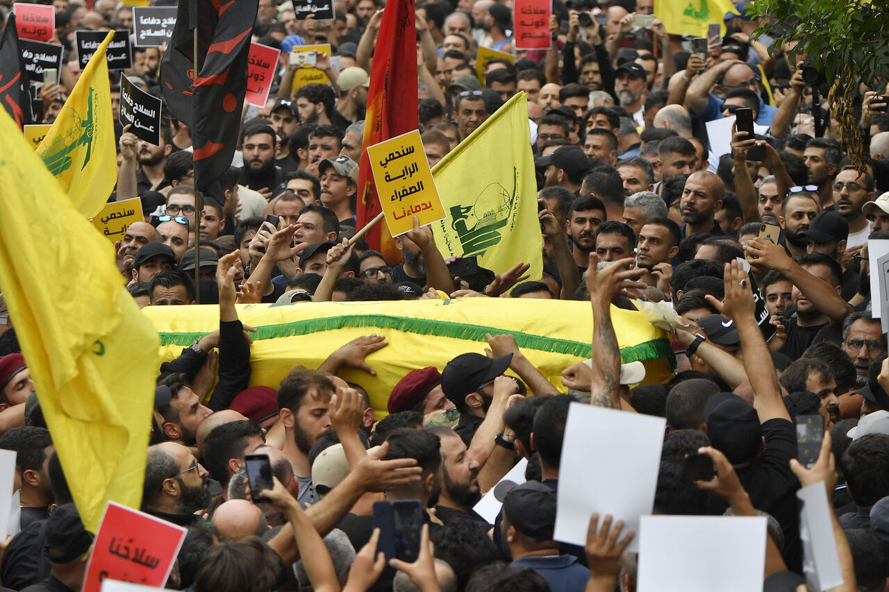 AA-20230810-31890562-31890552-LUBNANDA_OLDURULEN_HIZBULLAH_UYESI_ICIN_CENAZE_TORENI_DUZENLENDI